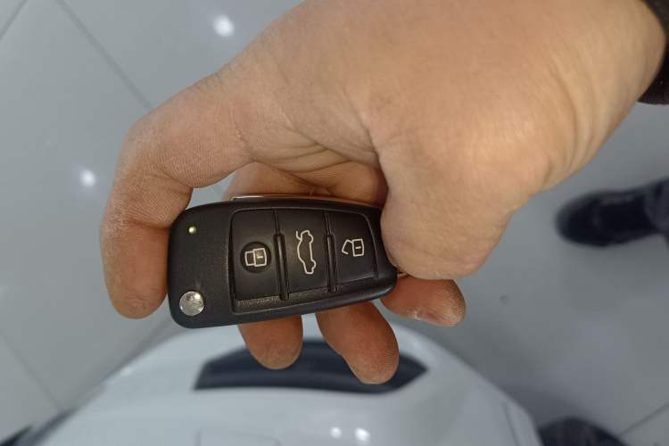 Used Audi Q3 2017 40 TFSI quattro all-wheel-drive sport model
