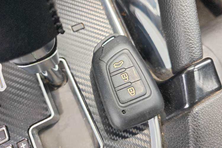 Used Dongfeng Aeolus AX7 2015 2.3L Automatic ZhiZun Version
