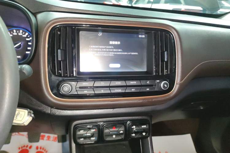 Used GAC Trumpchi GS3 2017 150N Manual Elite Edition Audio And AC Panel