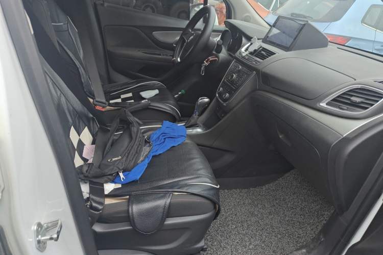 Used Buick Encore 2015 1.4T Automatic Two-Wheel Drive Urban Elite Version Right Front Seat