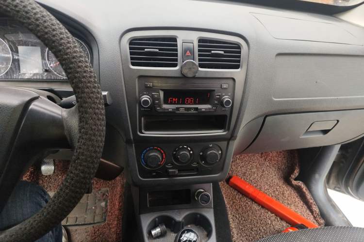 Used Dongfeng Fengon 330 2014 1.5L Manual Utility Version DK15