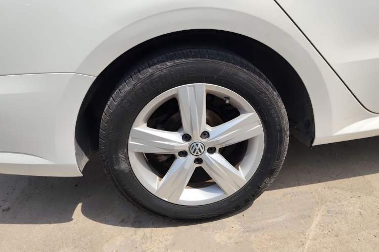 Used Volkswagen Lavida 2018 Classic 1.5L Automatic Fashion Edition China VI Standard Right Rear Wheel Hub