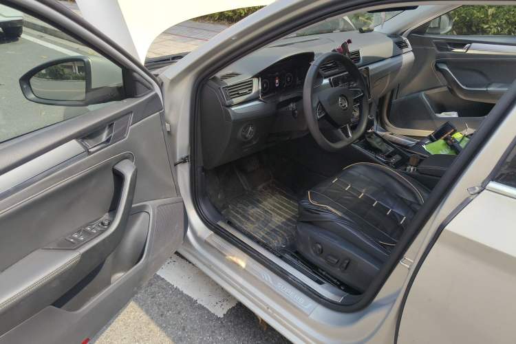 Used Skoda Superb 2019 TSI280 DSG Comfort Edition Driver Seat