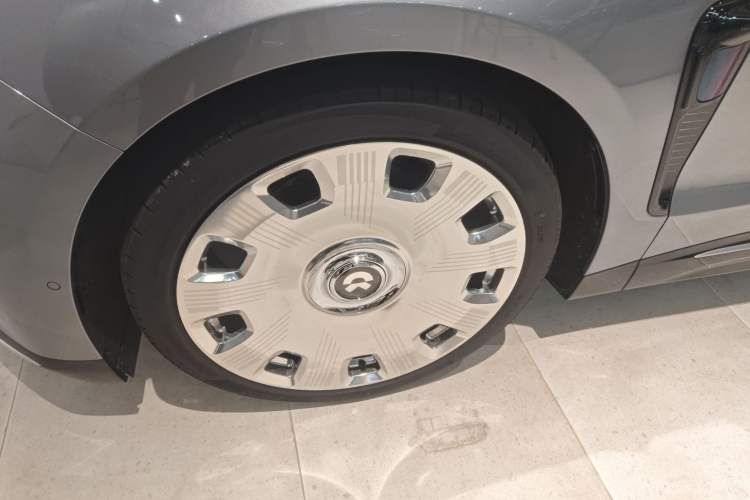 Used Nio ET9 2025 100kWh Signature Edition Exterior 2