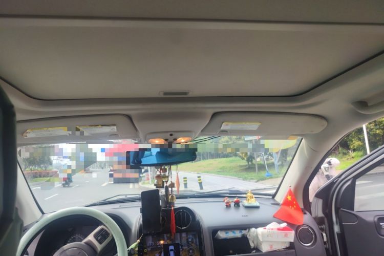 Used Jeep Compass 2011 2.4L four-wheel-drive sport version Headliner