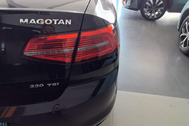 Used Volkswagen Magotan 2017 330TSI DSG Luxury Model