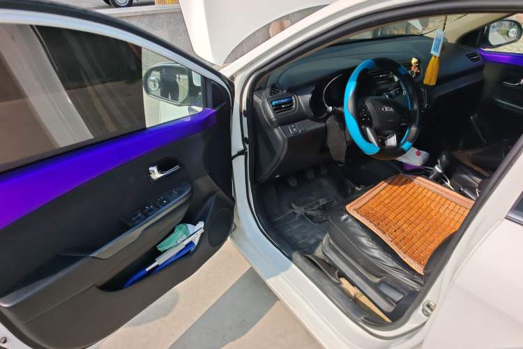 Used Kia K2 2012 Sedan 1.4L MT GLS Commemorative Edition Driver Seat