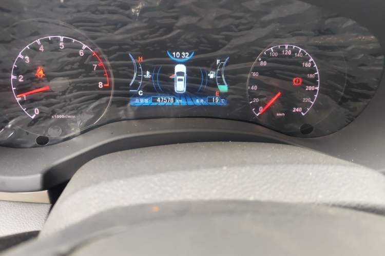 Used BYD Song 2016 GaiShi Edition 1.5TI Manual Elite Model Odometer Close Up