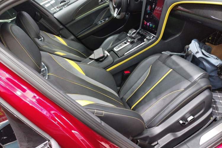 Used Hongqi H6 2023 2.0T ZhiZhen Edition
