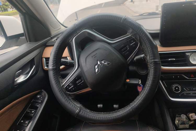 Used Wuling Hongguang S3 2018 1.5L Manual Comfort Model China V Standard