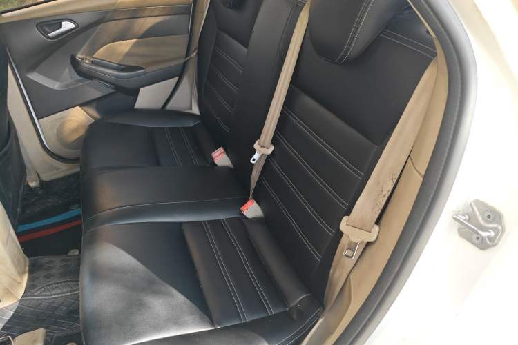 Used Ford Focus 2012 Sedan 1.6L Manual Comfort Model
