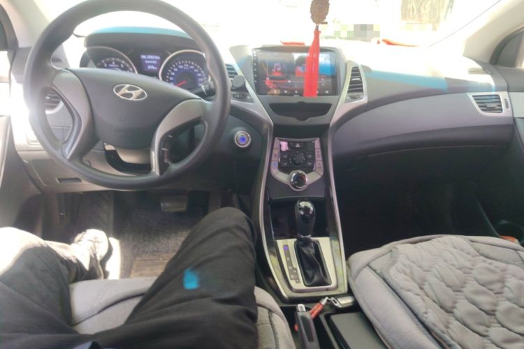 Used Hyundai Elantra (5th Generation / Langdong) 2012 1.6L Automatic Leading Model Center Console