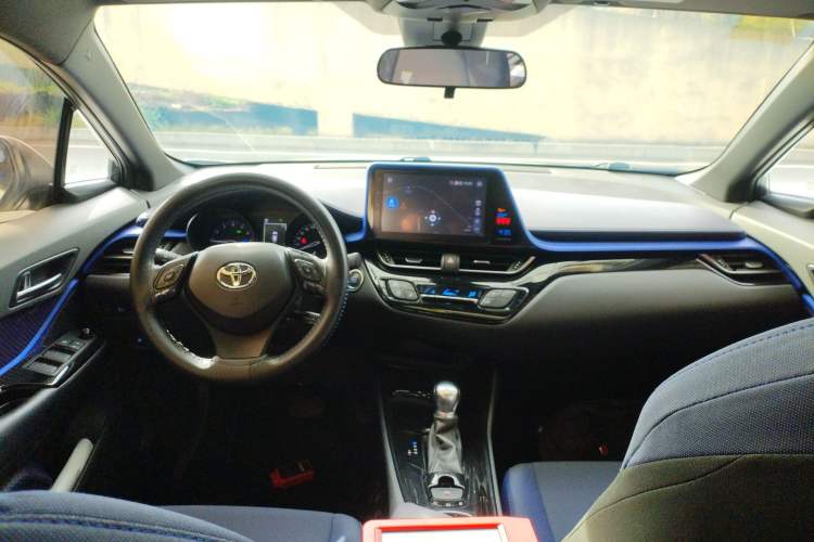 Used Toyota C-HR 2018 2.0L Leading with Sunroof China V Standard
