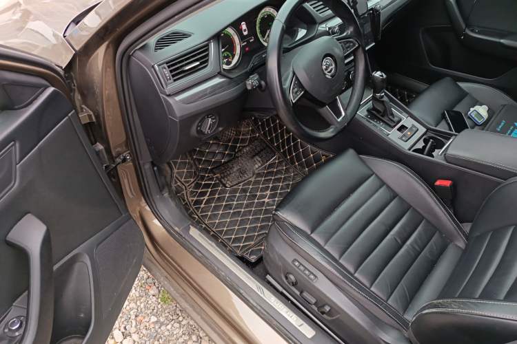 Used Skoda Superb 2018 TSI330 DSG Luxury Edition China V Standard Driver Seat