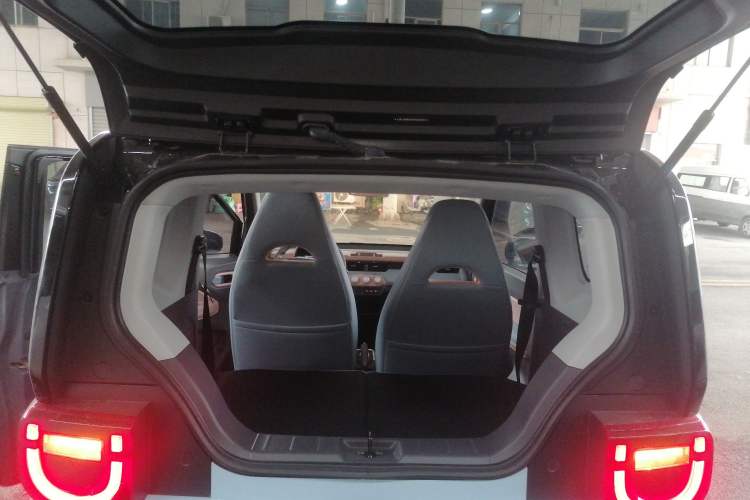 Used Chery QQ Ice Cream 2022 170km Sundae Phosphate Lithium-Ion Trunk