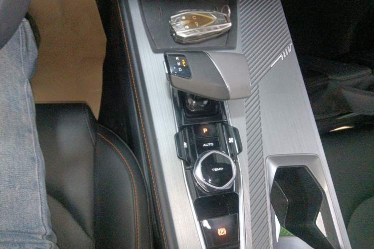 Used CHANGAN OSHAN Z6 New Energy 2023 ZhiDian iDD 150KM Flagship PLUS
