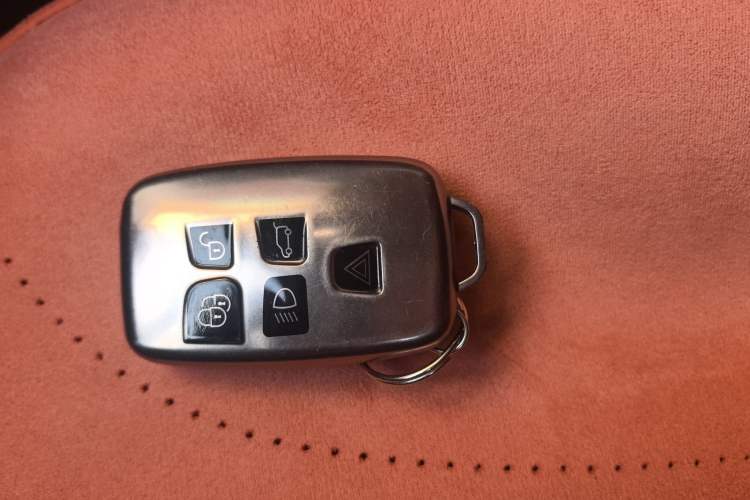 Used Land Rover Range Rover Evoque 2018 240 PS SE Smart Brilliance Edition
