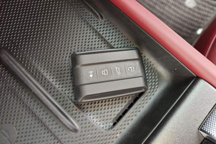 Used Tank 300 2025 2.0T Conqueror
