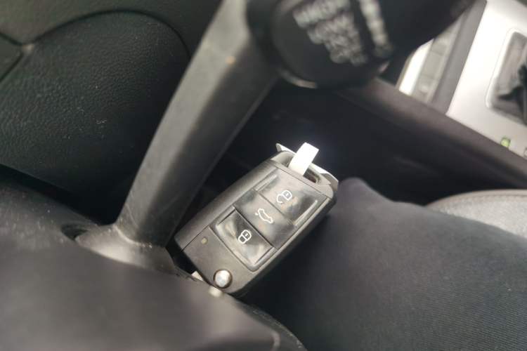 Used Skoda Octavia 2017 1.6L Automatic Chuanxing Edition Vehicle Key