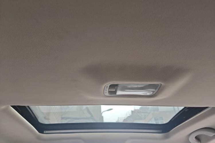 Used Dongfeng Aeolus AX7 2015 2.0L Manual Zhiyi Trim