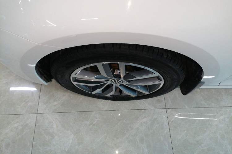 Used Volkswagen Golf 2016 230TSI Automatic Luxury Version
