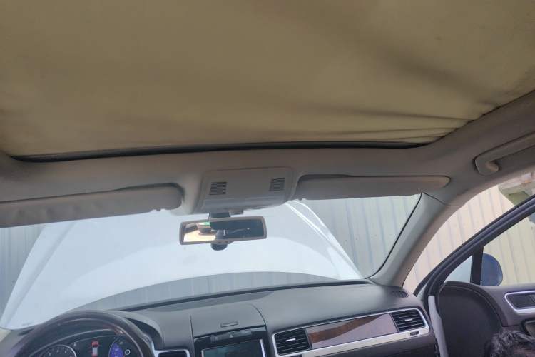 Used Volkswagen Touareg 2011 3.0 TSI High-End Version Headliner
