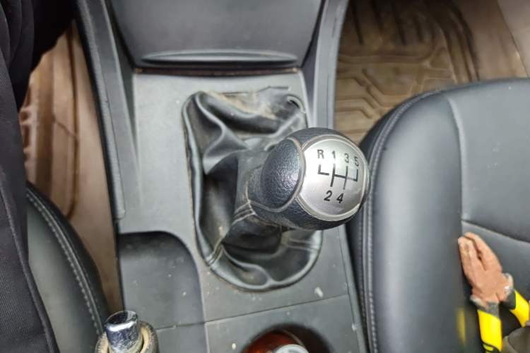 Used Bestune B50 2011 1.6L manual fashion version
