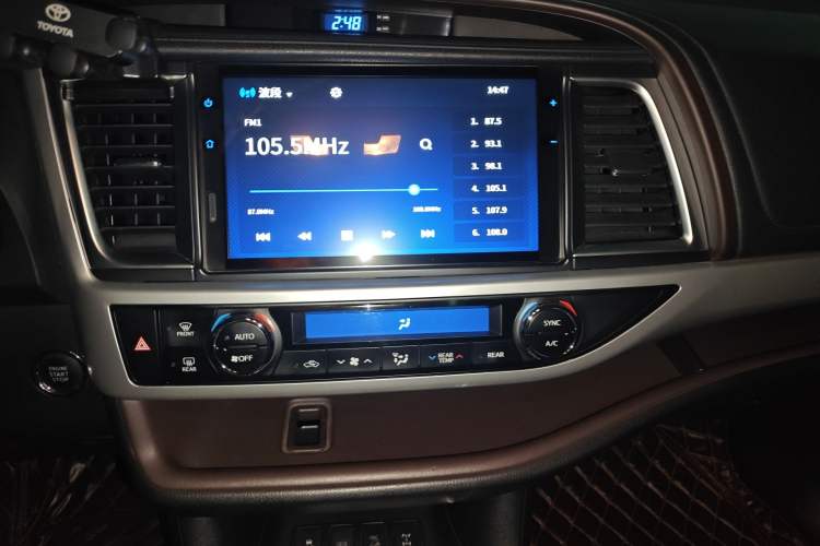 Used Toyota Highlander 2018 2.0T Four-Wheel Drive Prestige Version 7 Seats China VI Standard Audio And AC Panel