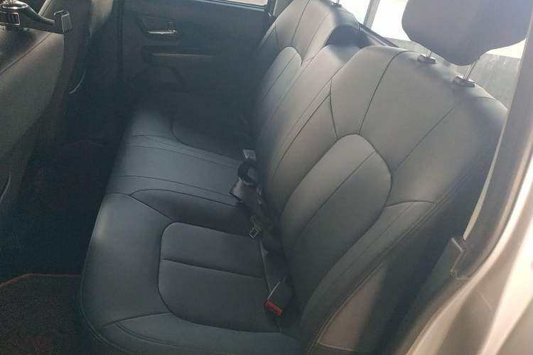 Used Great Wall Wingle 5 2021 2.0T Diesel Two-Wheel Drive Ultra-Value Big Double-Cab China VI GW4D20M Interior 4