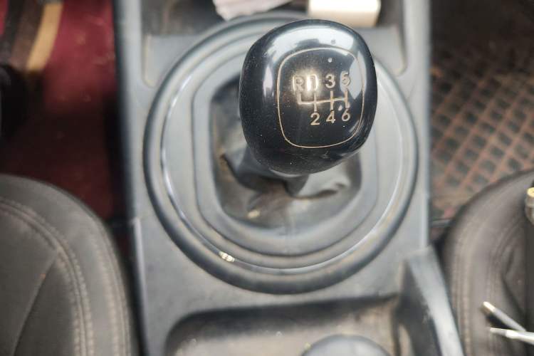 Used Kia Sportage R 2012 2.0L Manual Two-Wheel Drive GL Trim
