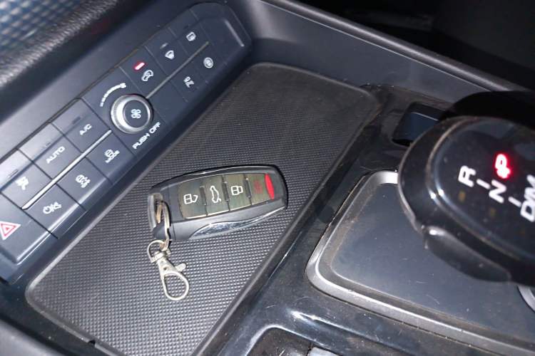 Used Haval F7x 2021 2.0T Two-Wheel Drive Smart & Trendy Edition Vehicle Key