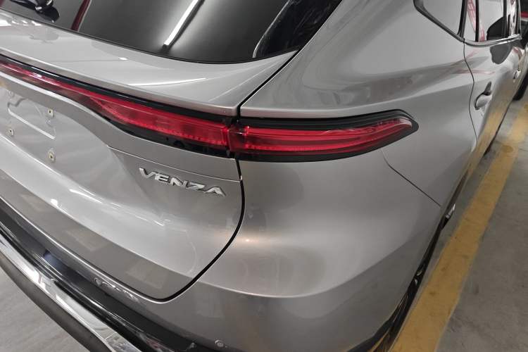 Used Toyota Venza 2022 2.0L CVT Two-Wheel Drive Prestige Edition
