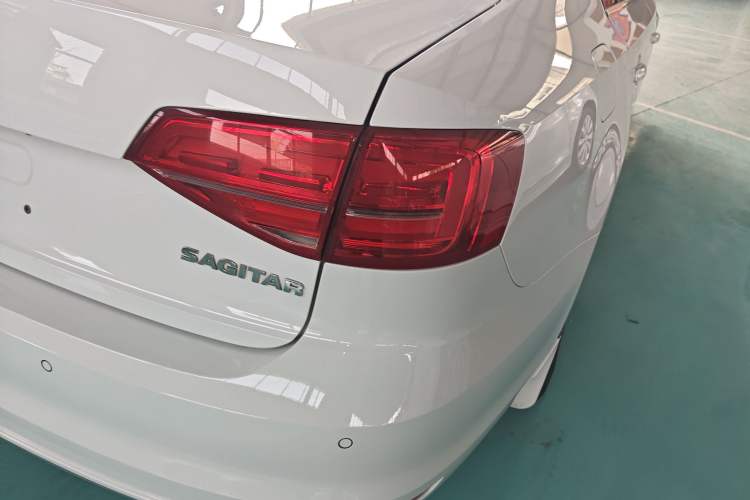 Used Volkswagen Sagitar 2018 1.6L Automatic Comfort Model Right Rear Taillight