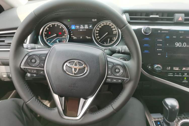 Used Toyota Camry 2019 2.5G Luxury Edition China V Standard Steering Wheel