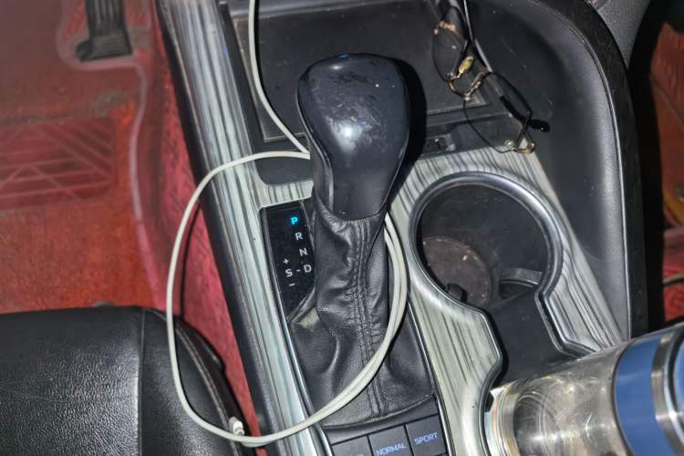 Used Toyota Camry 2019 Dual-Engine 2.5 HG Luxury Edition China VI Standard