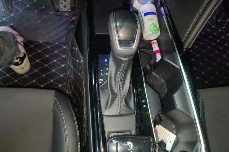 Used Toyota Camry 2024 Dual-Motor 2.0 HXS Sport Plus Edition Gear Lever