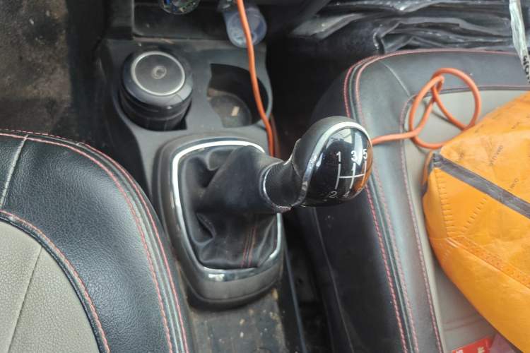 Used Great Wall M4 2014 1.5L Manual Comfort Model Gear Lever
