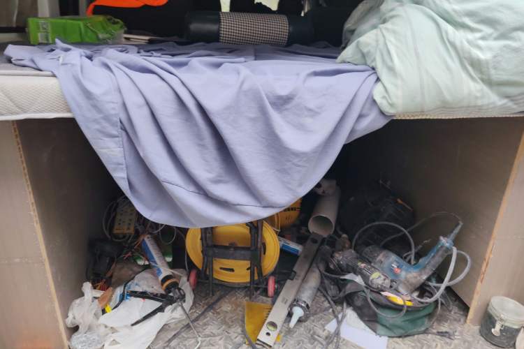 Used SAIC MAXUS Xintu V80 2021 2.0T PLUS Manual All-Around King Long Wheelbase Mid-Roof Variant with 6/7/8/9 Seats Trunk