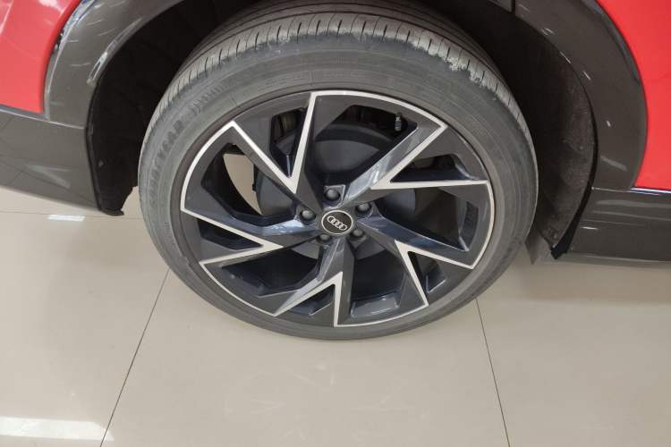 Used Audi Q5 e-tron 2022 50 e-tron quattro Glory Edition Elegant Suit
