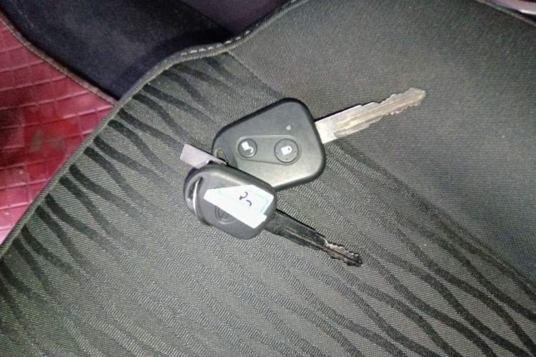 Used Jinbei Gold Hiace M Classic 2024 1.5L Engineering Lion Passenger Vehicle 5 Seats