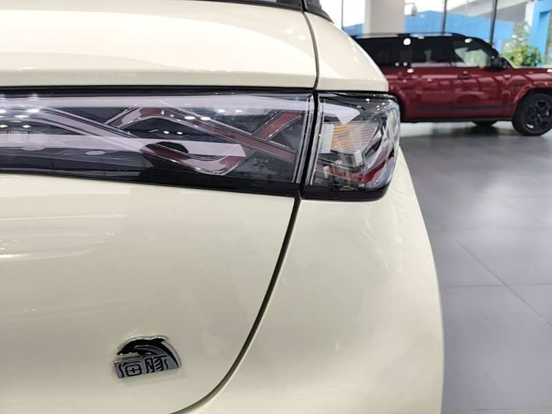 Used BYD Dolphin 2023 420 km Free Version — 7