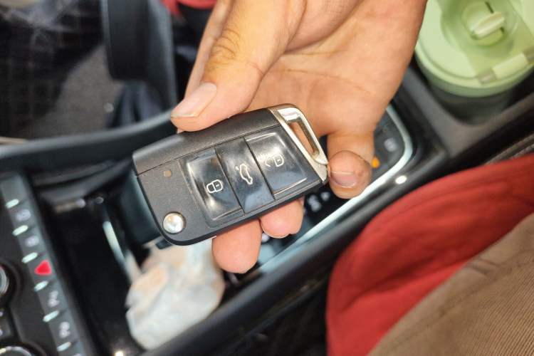 Used Skoda Kodiaq 2019 Facelifted TSI330 7-Seater Two-Wheel-Drive Luxury Enjoyment Edition China VI Standard Vehicle Key