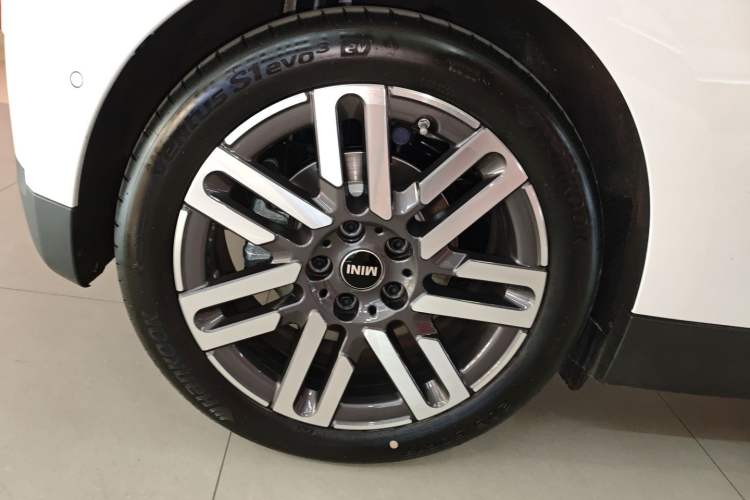 Used MINI Electric MINI COOPER 2024 456km COOPER E Classic Edition