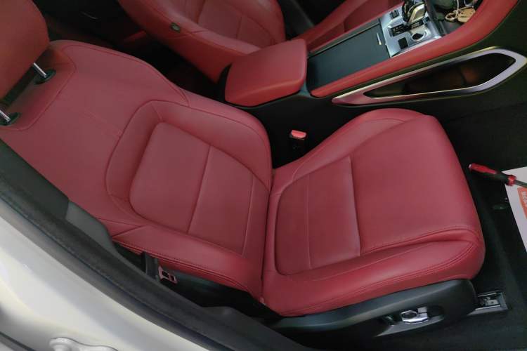 Used Jaguar F-PACE 2022 P250 R-Dynamic BLACK
