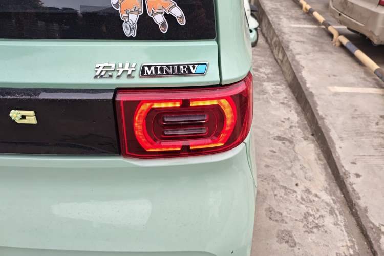 Used Wuling Hongguang MINIEV 2021 Macaron Premium Model – Lithium Iron Phosphate
