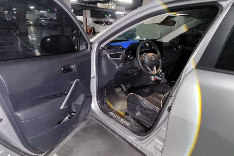 Used Toyota FRONTLANDER 2023 2.0L Smart Electric Hybrid Dual-Engine Leading Edition Interior 3