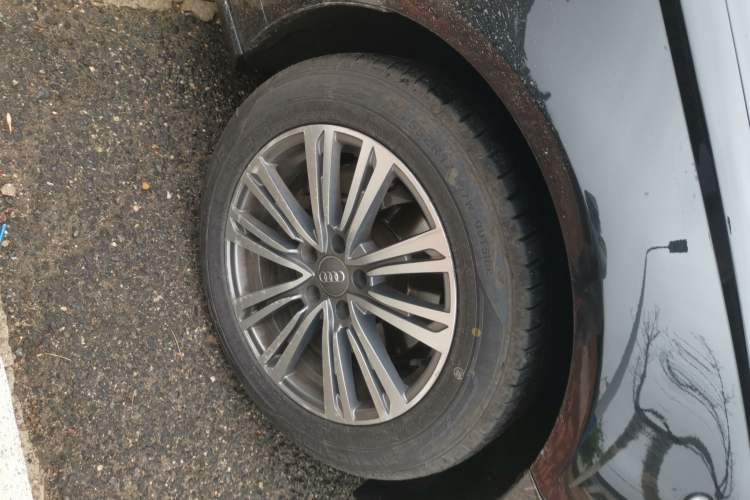 Used Audi A6L 2012 TFSI Standard Model Right Front Wheel Hub