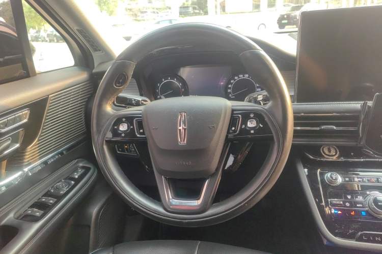 Used Lincoln Corsair 2021 2.0T Two-Wheel Drive Deluxe Edition Steering Wheel