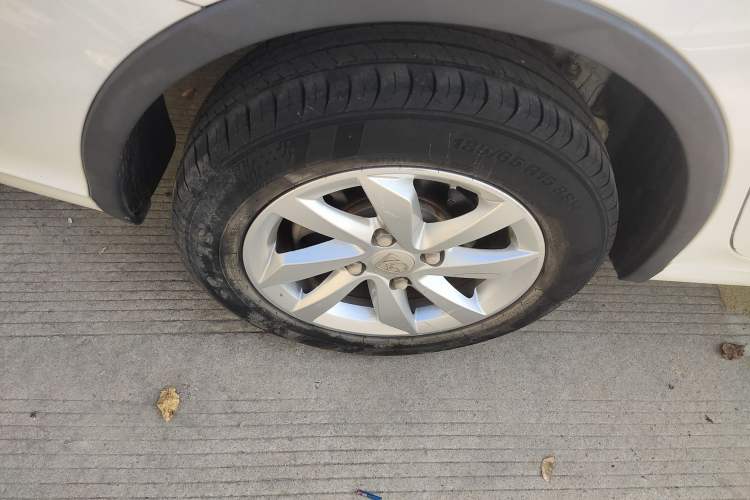 Used Baojun 310W 2017 1.5L Manual Fashion Model China V