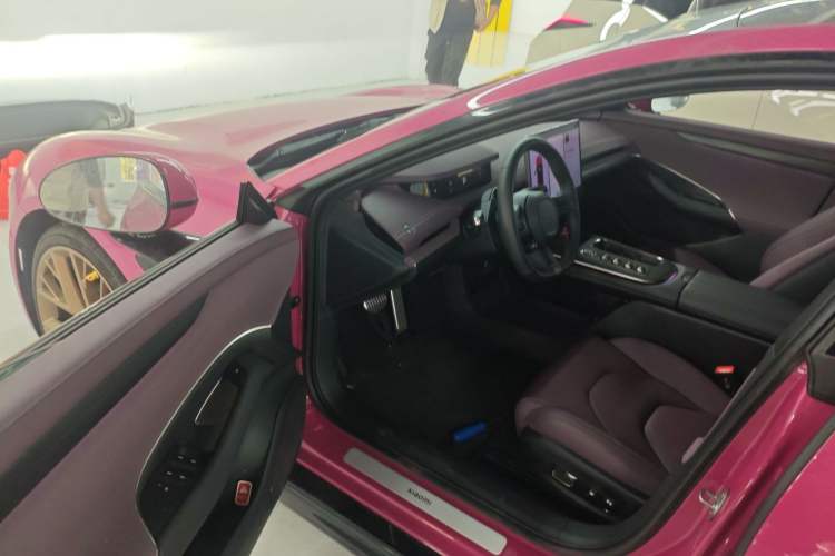 Used Xiaomi Auto SU7 2024 Four-Wheel Drive Ultra-Long Range Advanced Intelligent Driving Max Edition Driver Seat